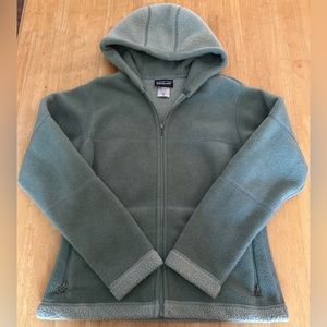 Patagonia Woman’s Med Synchilla Fleece Jacket Full Zip Up Blue Pockets Used/Mint